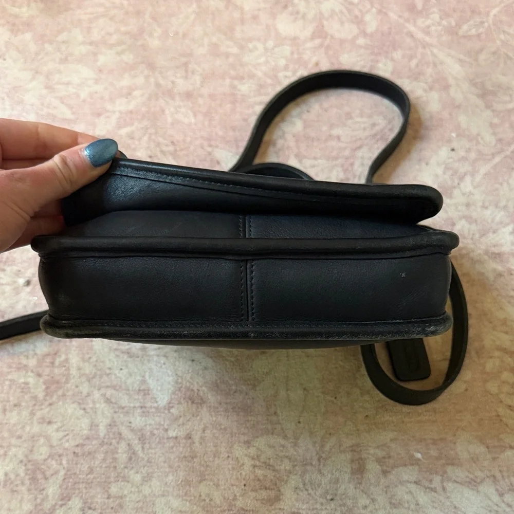 Vintage Coach Black Crossbody Bag - Picture 5 of 6